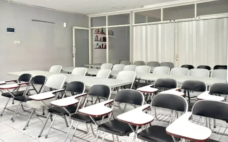 classroom-ezgif.com-resize.webp